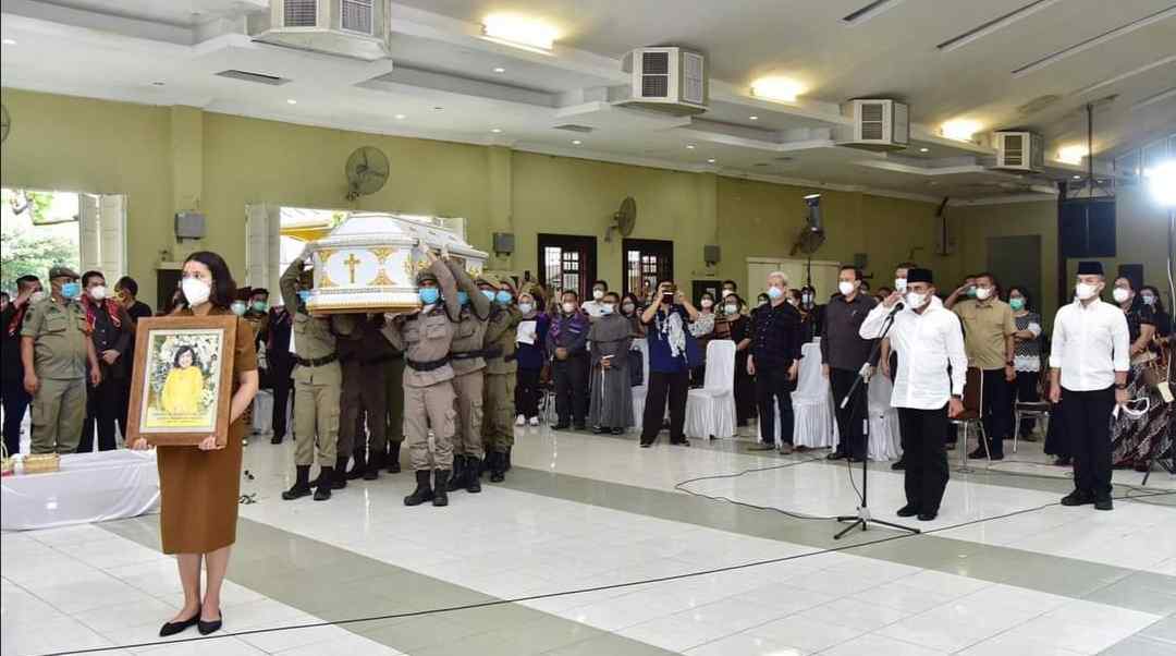 Gubernur Sumut Pimpin Upacara Pelepasan Jenazah Ernita boru Bangun