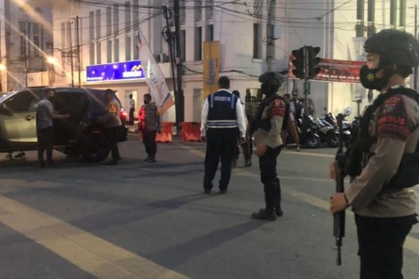 Antisipasi Teror, Polri dan TNI Perketat Pengamanan Pusat Keramaian di Kota Medan