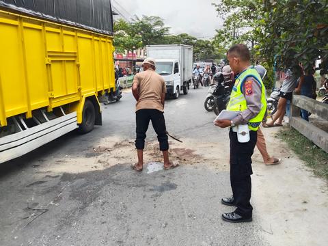 Kecelakaan Motor vs Truk Tronton di Sergai, Pengendara dan Penumpang Tewas