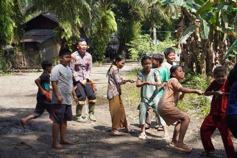 Polsatwa K-9 Polda Sumut Hadirkan Trauma Healing untuk Anak Korban Banjir di Batang Toru