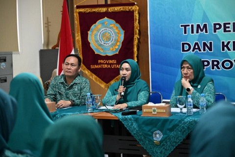 Tyas Fatoni Pimpin Rapat Program Kerja 2025 TP PKK Sumut