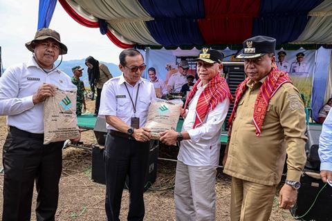 Panen Raya Padi di Karo, Wagub Surya Pastikan Keberpihakan Pemerintah kepada Petani