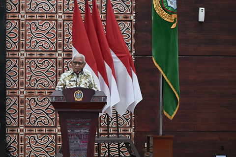 Wagubsu_Paripurna_Bacakan_Tanggapan_Gubernur_P_APBD_5_jpg1.jpg