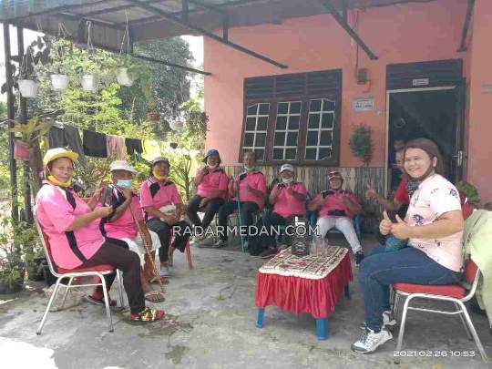 Lurah Pondok Sayur Senam Bersama dengan Tim PonSay Ceria 