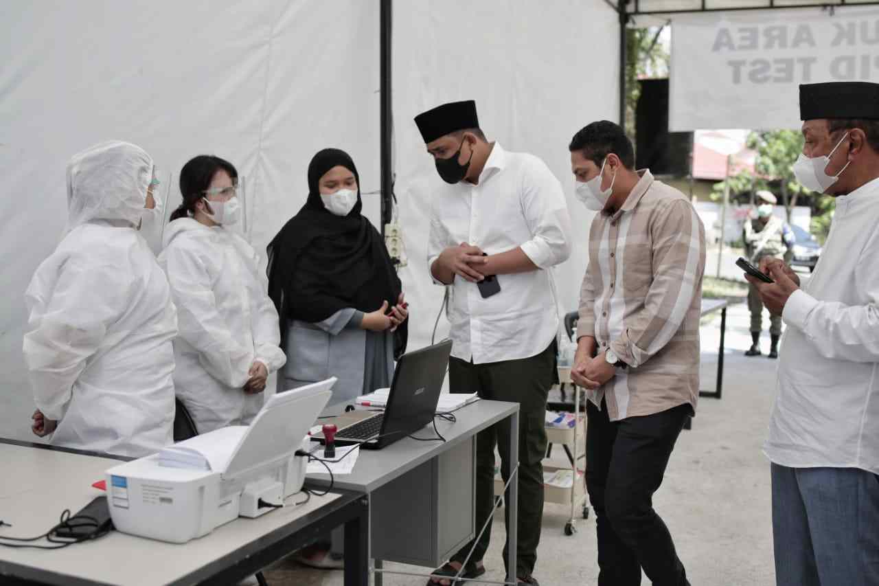 Wali Kota Medan Tinjau Pelaksanaan Vaksinasi Massal di Masjid Al Musabihin