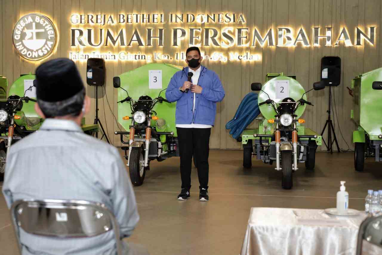 Wali Kota Medan Apresiasi Partisipasi GBI Sumbang Becak Motor Sampah