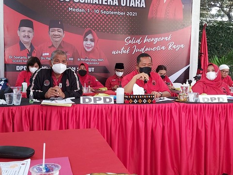 Rapidin Simbolon Intruksikan Tiga Pilar PDI Perjuangan Monitor Prokes Pelaksanaan PTM