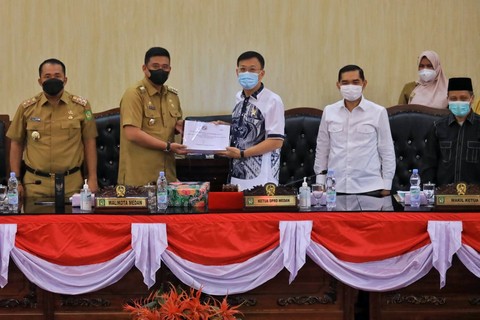 Sampaikan Nota Ranperda, Bobby Nasution Komitmen Kelola APBD Efektif dan Transparan