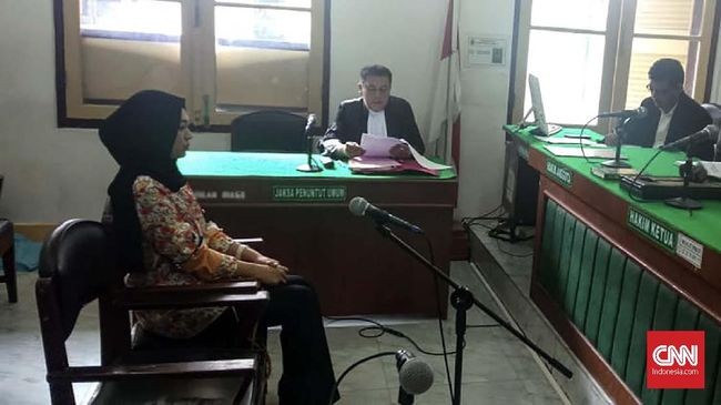 Tagih Utang di Instagram, Seorang Wanita Malah Dipolisikan dan Terjerat UU ITE