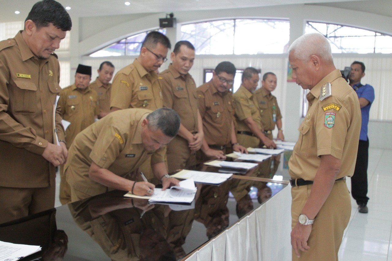 Satukan Komitmen, Bupati Bersama 33 Kepala OPD dan 25 Camat Tanda Tangani Perjanjian Kinerja