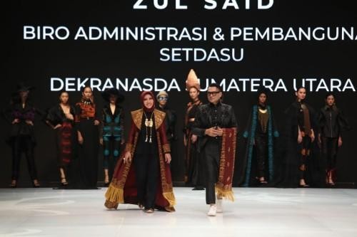 Busana Batik Medan Tampil dalam Ajang Bergengsi Indonesia Fashion Week