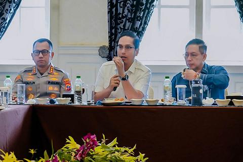 Rico Waas Tekankan Pelayanan dan Ruang Aspirasi Buruh pada May Day