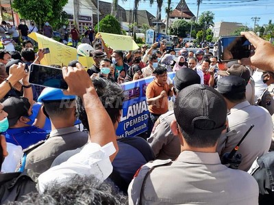 Ratusan Massa Pembedah Turun ke Jalan Minta Polisi Usut Tuntas Pembunuh Marsal Harahap