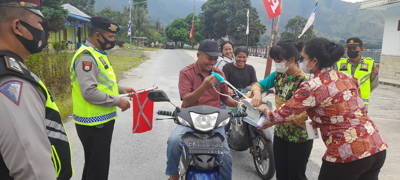 Personil Sat lantas Polres Dairi Laksanakan Pengamanan Ops Ketupat Toba 2022 di Dairi