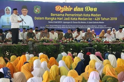 Ribuan Warga Dzikir HUT Kota Medan ke-429