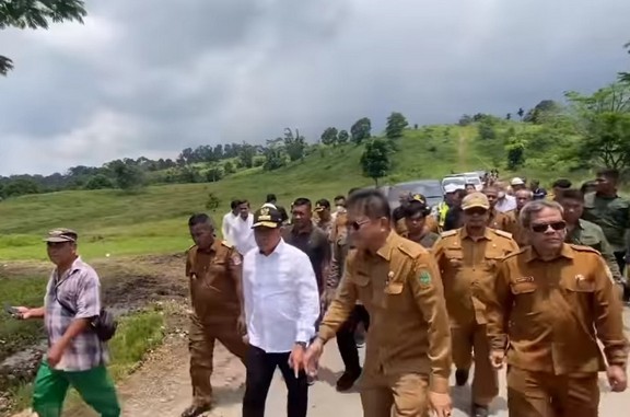 Gubernur Sumut Tinjau Pembangunan Jalan Alternatif Berastagi Medan Via Kutalimbaru