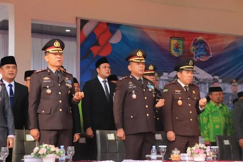 hadir.jpg