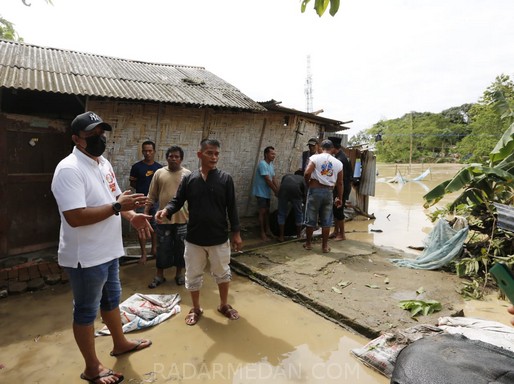 Sungai Deli Meluap, Aulia Rachman Tinjau Banjir di Medan Marelan