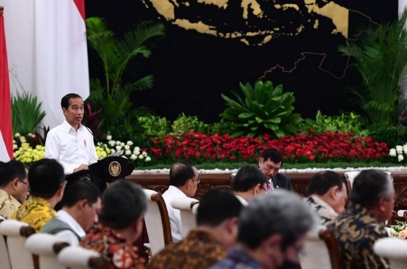 Presiden Jokowi Ingatkan Jajaran Tetap Waspada Terhadap Potensi Krisis