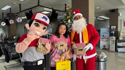 JNE Bergerak Bersama Berbagi Kasih dalam Perayaan Natal 2025