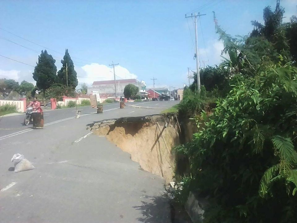 BARA JP Simalungun Desak Pemerintah Perbaiki Jalan Longsor di Sondiraya, Simalungun