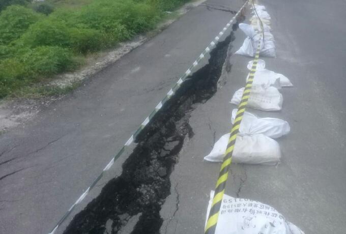 Jalan Terbelah di Martoba, Anggota DPRD Samosir Jonner Simbolon Koordinasi dengan BBPJN Sumut