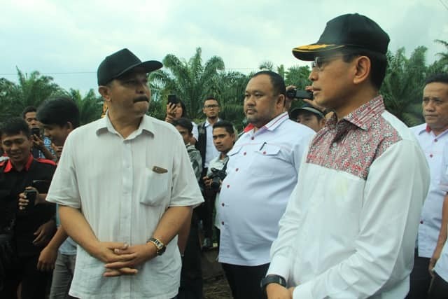 Bupati Simalungun Desak PTPN IV dan Pemprov Sumut Perbaiki Jalan Longsor