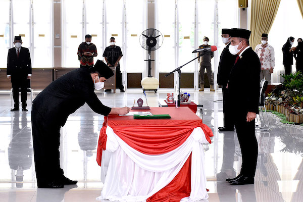 Lantik Kepala Dinas Kesehatan Sumut, Edy Rahmayadi Minta Kerja Cepat, Tepat dan Benar