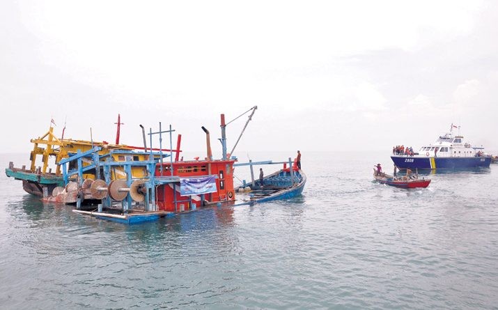 Curi Ikan di Perairan Indonesia, Tiga Kapal Ikan Asing Ditenggelamkan di Belawan