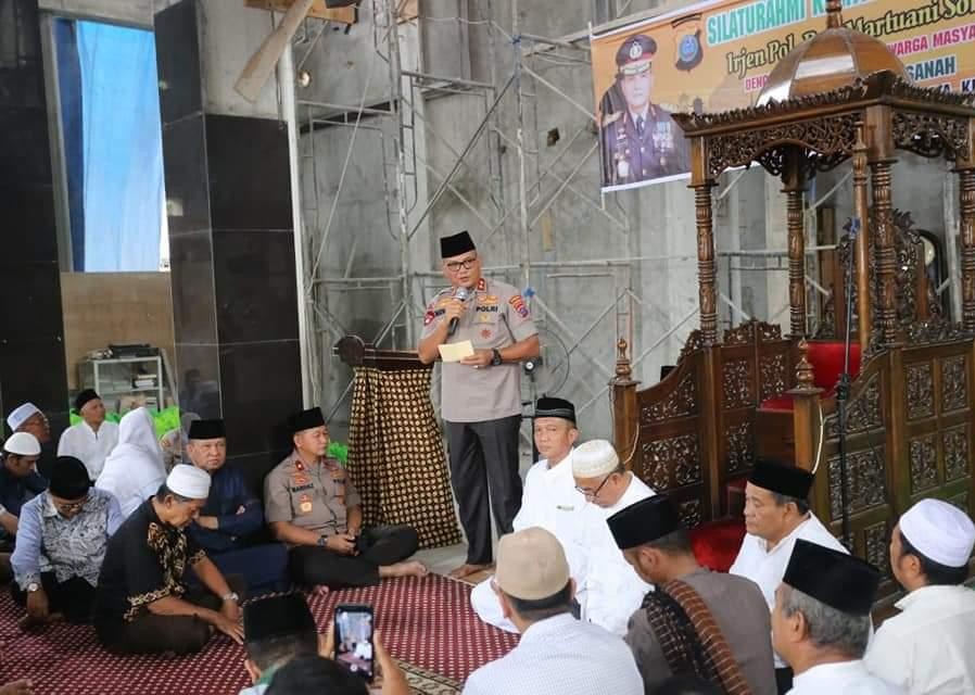 Kapolda Sumut Irjen Pol Drs Martuani Sormin Kunjungi Masjid Al - Hasanah Helvetia Medan