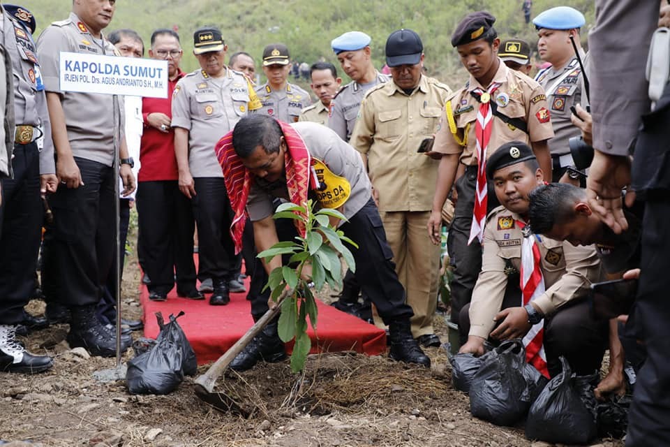 Kapolda Sumut Ajak 23 Perusahaan Tanam Pohon
