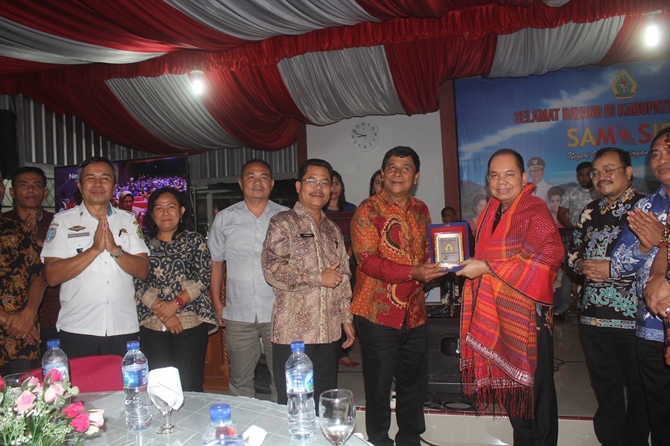 Bupati Kapuas Terkesima Melihat Keindahan Danau Toba