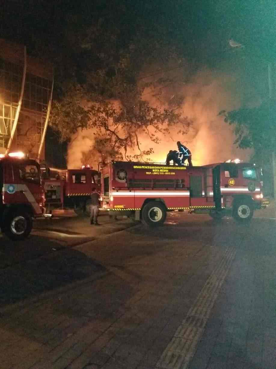 Warung Mie Aceh Jalan Suka Mulia Ludes Terbakar