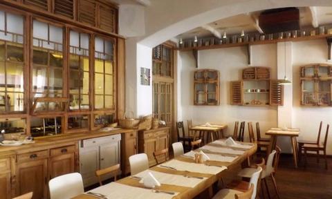 Lacrimi si Sfinti Menjadi Destinasi Kuliner yang Memadukan Suasana Elegan dan Rasa Autentik