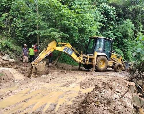 Respon Cepat Bupati Eddy Berutu Tangani Bencana Longsor di Lau Primbon