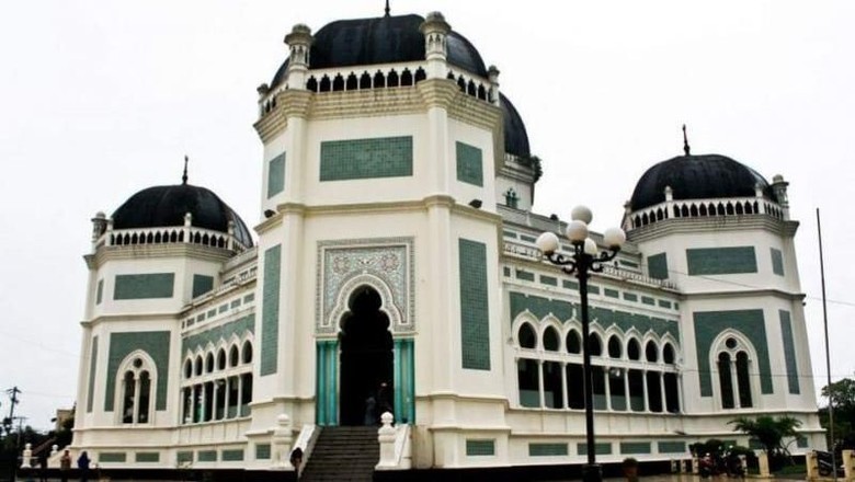 Masjid Raya Medan, Bangunan Bergaya Asia dan Eropa