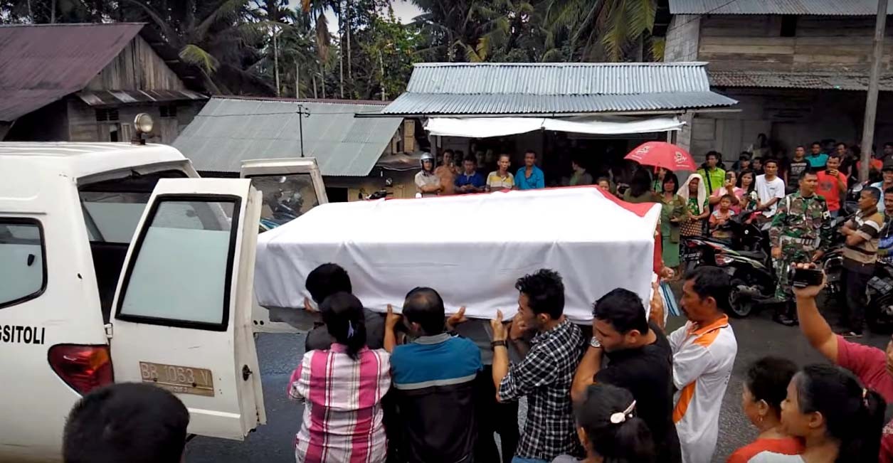 Pemakaman Serda Iman Gea Ditunda, Diduga Luka Tak Wajar, Anggota TNI  Asal Nias  di Otopsi