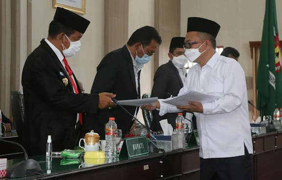 Pemkab dan DPRD Simalungun Tandatangani Nota Kesepakatan Perubahan KUA dan PPAS APBD TA 2021 