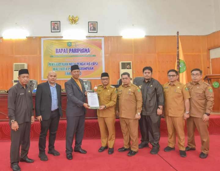 Pj. Wali Kota Padangsidimpuan Hadiri Rapat Paripurna DPRD Penyampaian Rekomendasi LKPJ 2023