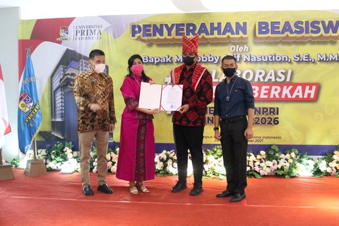 Bobby Nasution Dinobatkan sebagai Tokoh Peduli Pendidikan