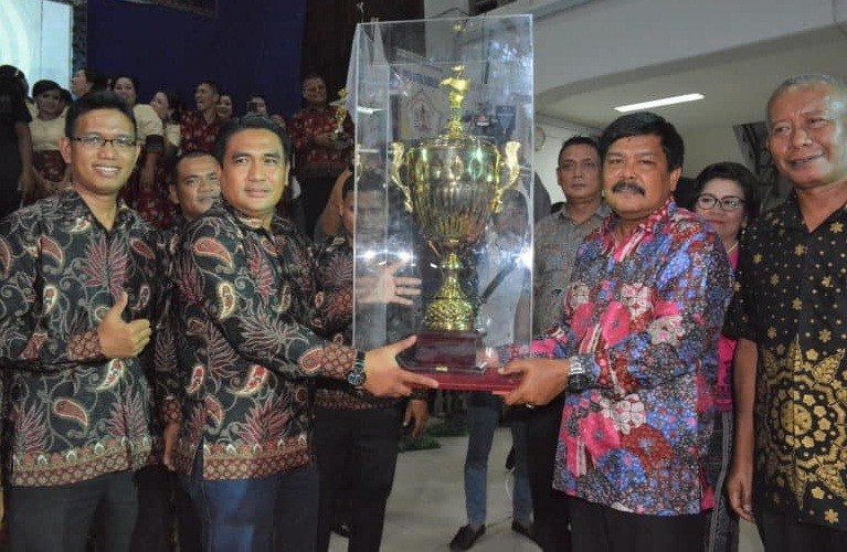 Kecamatan Sibolga Selatan Raih Juara Umum Pesparawi Sibolga