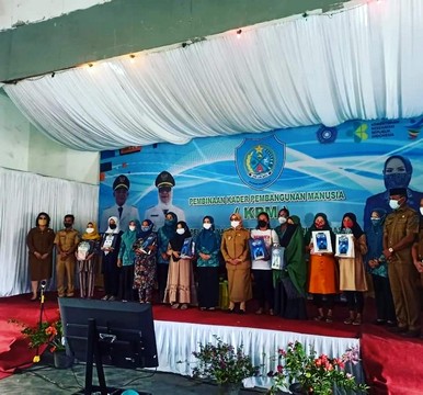 Ketua TP PKK Labuhanbatu Berikan Vaksinasi Kepada 10 Ibu Hamil Secara Simbolis