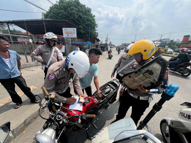 Pencuri Sepeda Motor Tewaskan Loper Koran Babak Belur Dihajar Massa