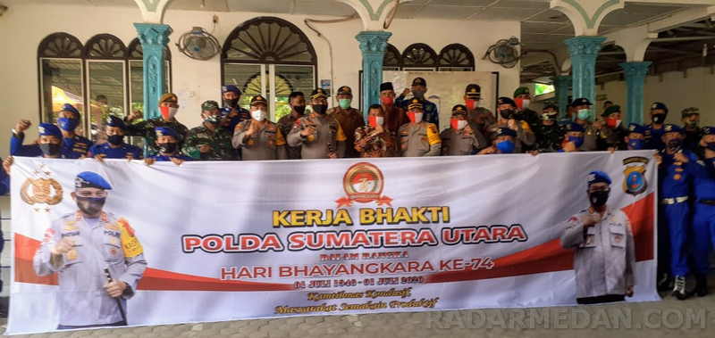 Kapolda Sumut Hadiri Kerja Bakti di Desa Punden Rejo