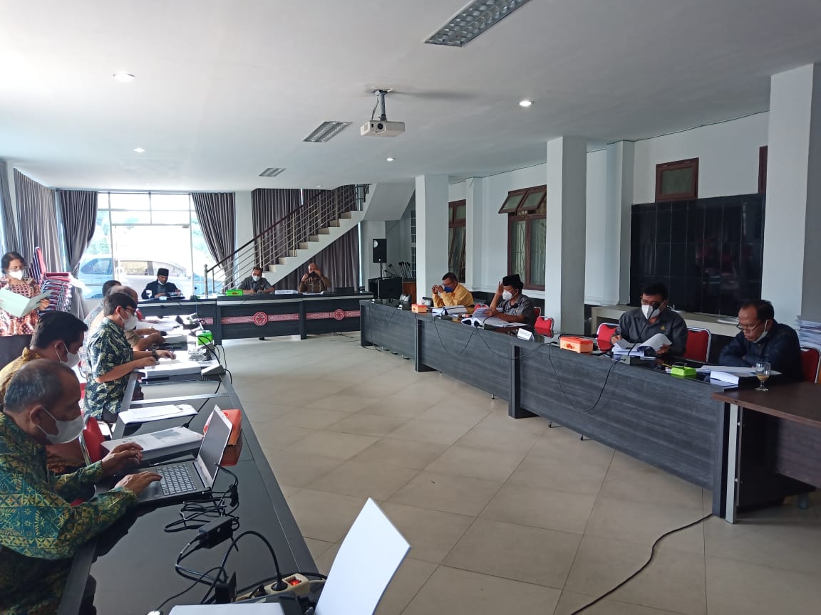 DPRD Samosir Gelar Rapat Gabungan Dengarkan Paparan RPJMD Samosir 2021-2026