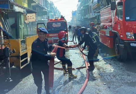 Sinergi Brimob dan Damkar: Kebakaran Ruko di Pematangsiantar Terkendali Tanpa Korban Jiwa