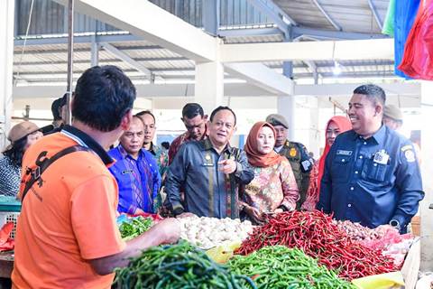 Sidak Pasar dan Swalayan, Sekdakab Deli Serdang Pastikan Stok Aman dan Harga Stabil Jelang Iduladha