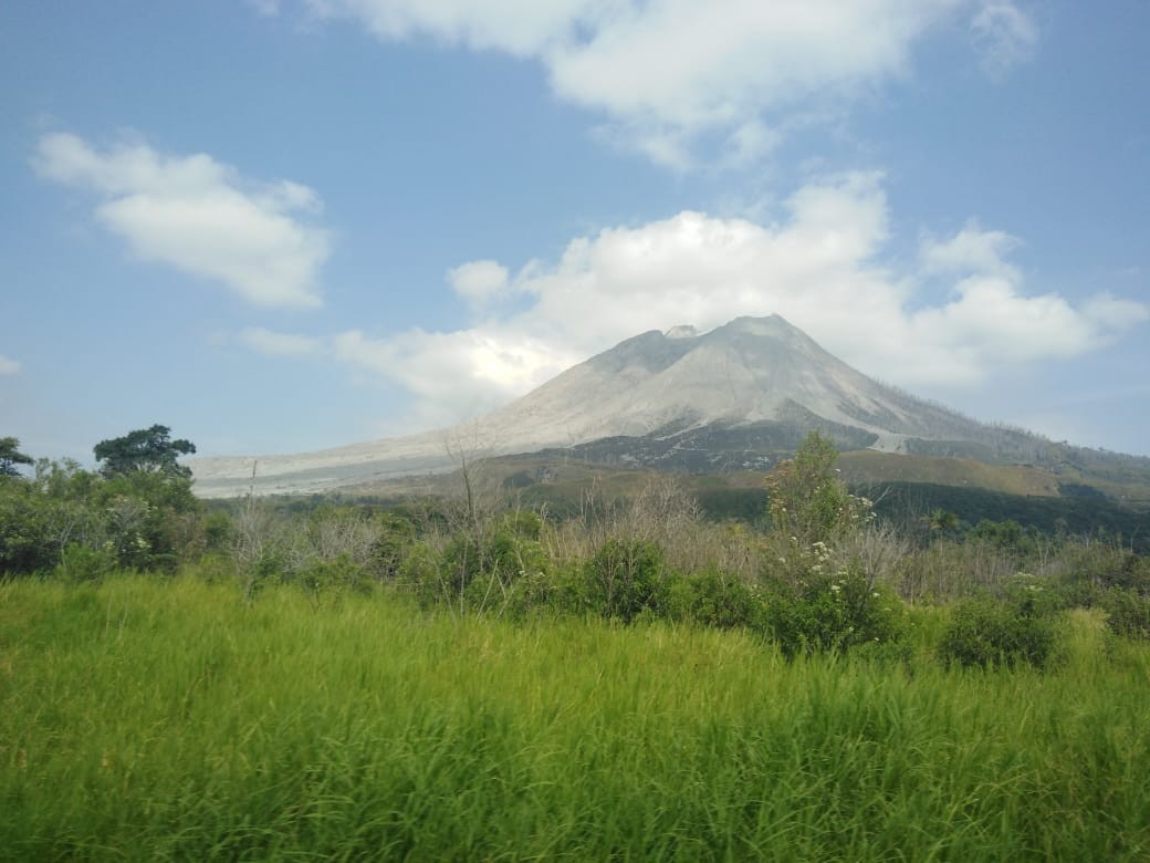 Erupsi Gunung Sinabung Jadi Objek Wisata