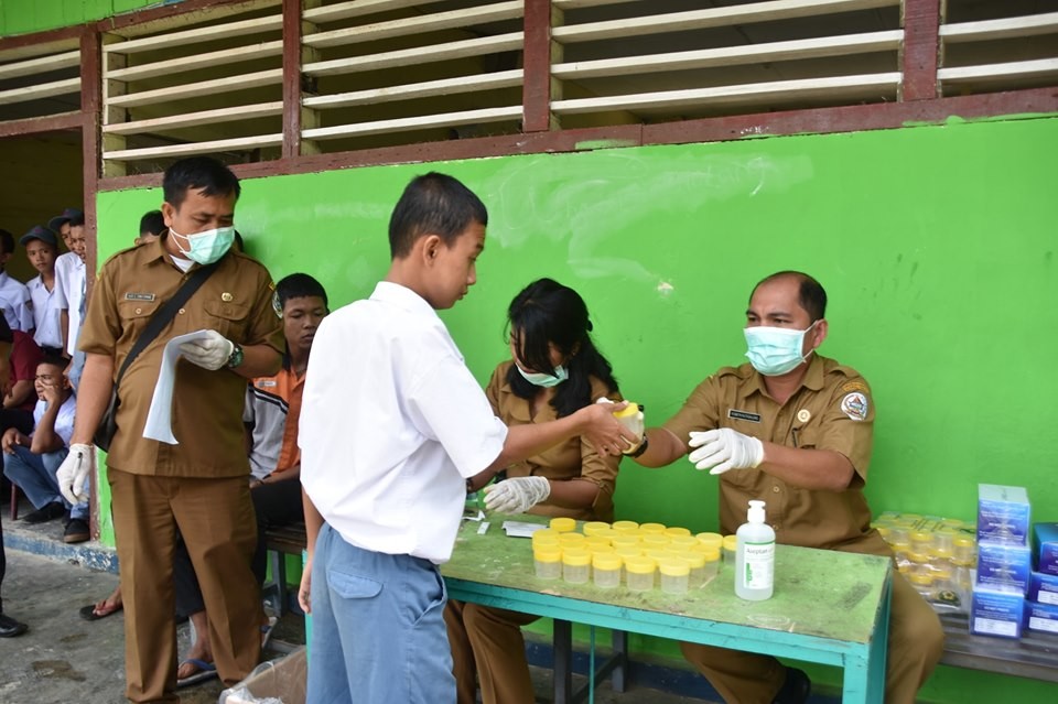 Dinas Kesehatan Tapteng Penyuluhan Napza dan Tes Urine Narkoba Bagi Pelajar