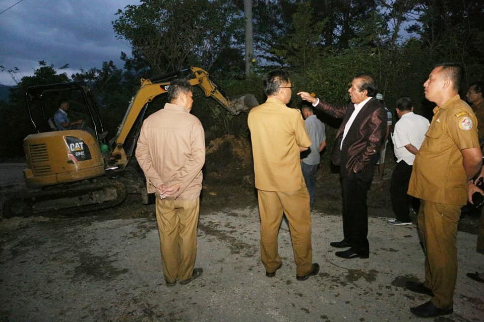 Wabup Taput Tinjau Penanganan Banjir Simpang 4 Hutabarat-Tarutung